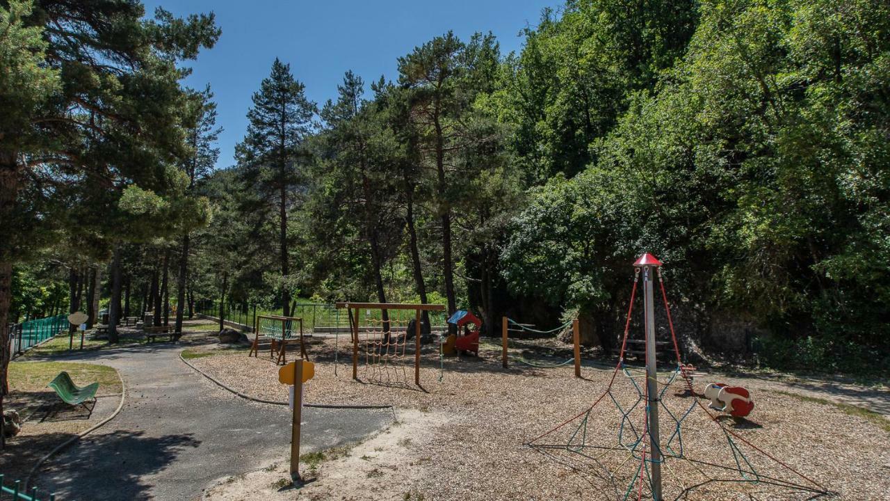 Vacanceole - Residence Les Gorges Rouges Guillaumes Exterior foto